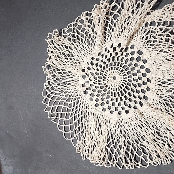 VINTAGE  HANDMADE  CROCHETED  DOLLIE. - Picture 2 of 3